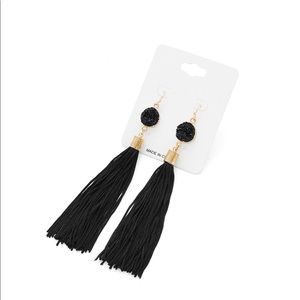 Black Tassel earring!!